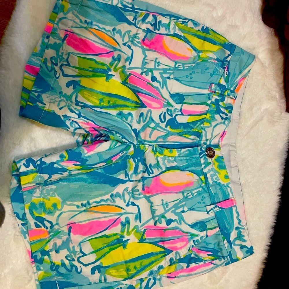 (B5) Lilly Pulitzer short Size 2 - Picture 2 of 12